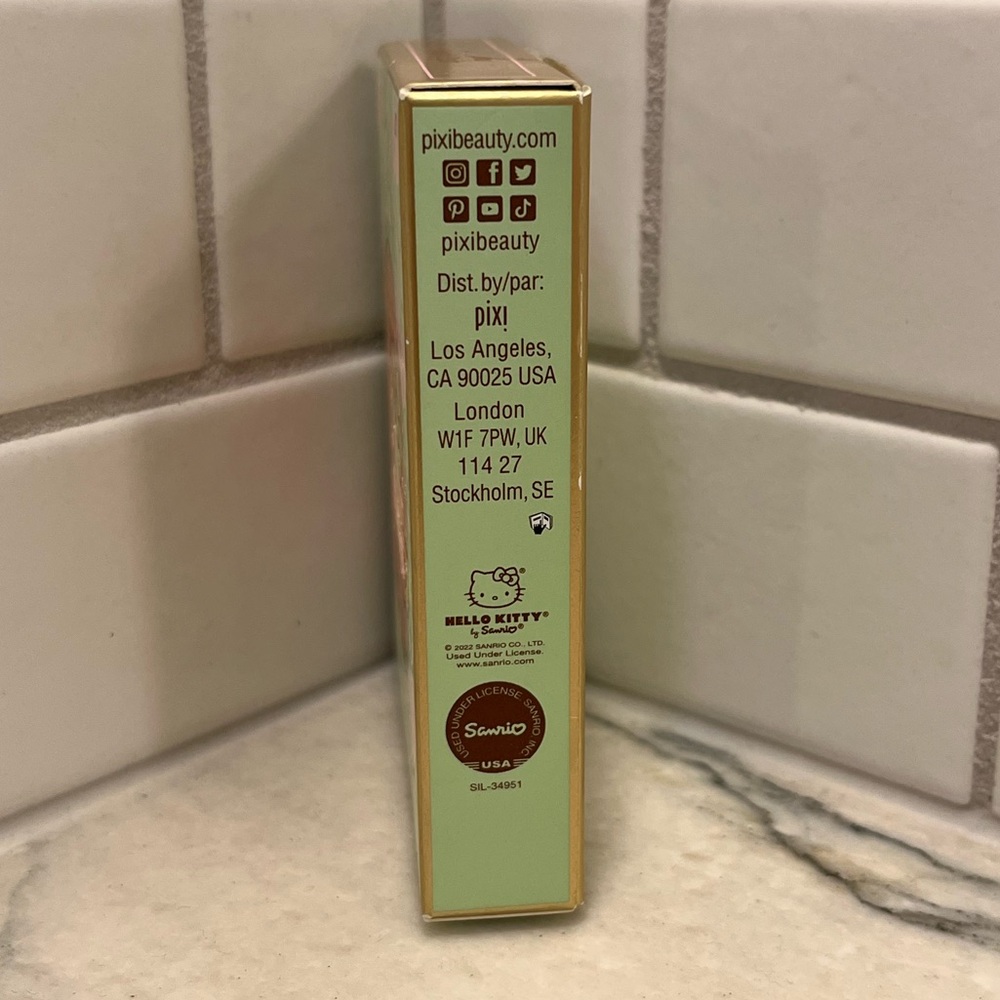 Pixi Hello Kitty Radiance Powder - Picture 3 of 9